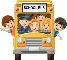 enfants heureux dans le bus scolaire