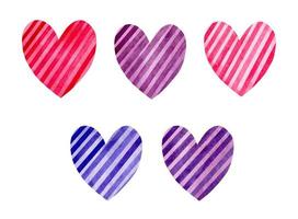 ensemble de coeurs rayés colorés sur fond blanc. illustration aquarelle dessinée à la main. éléments de design rose, lilas, violet, bleu. parfait pour votre projet, cartes, impression, couvertures, motifs, invitations. vecteur