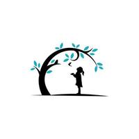 fille jouant avec des oiseaux sous l'arbre, modèle de logo isolé sur blanc vecteur