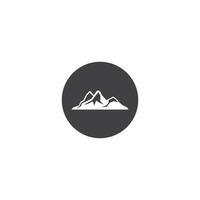 création de logo de montagne vecteur