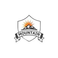 logo d & # 39; icône de montagne vecteur