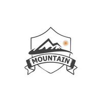 logo d & # 39; icône de montagne vecteur