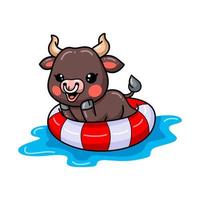 dessin animé mignon bébé taureau nageant sur un anneau de piscine gonflable vecteur