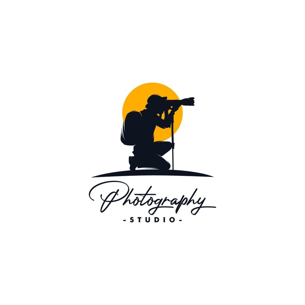 design de logotipo retrô do fotógrafo, símbolo do cinegrafista vetor