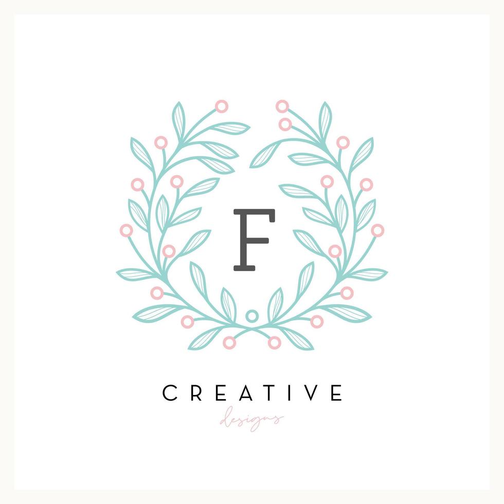 letra de logotipo floral de luxo f para negócios de cosméticos de beleza, convite de casamento, boutique e outra empresa vetor