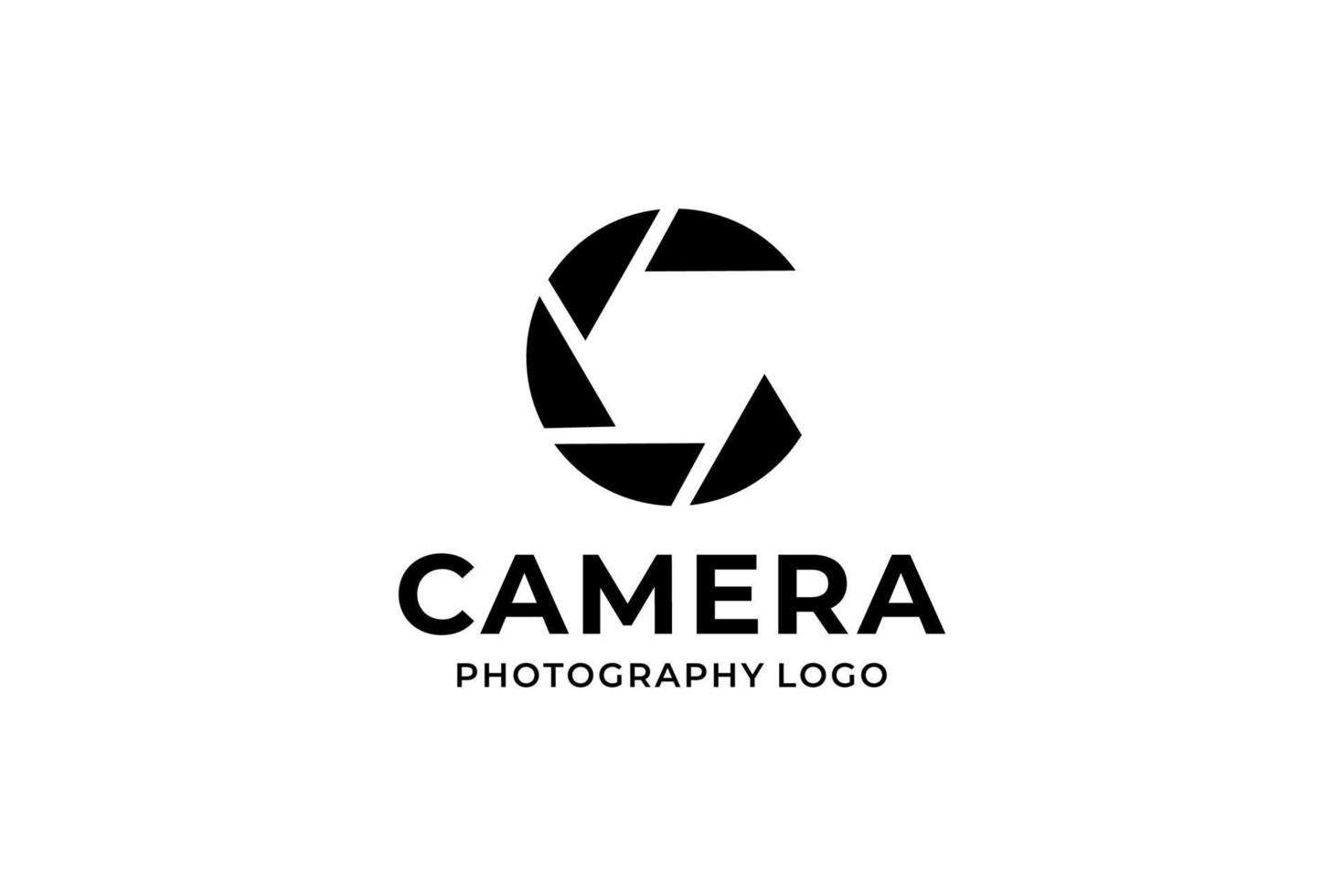 câmera c inicial e símbolo do obturador para modelo de logotipo de design de fotografia vetor