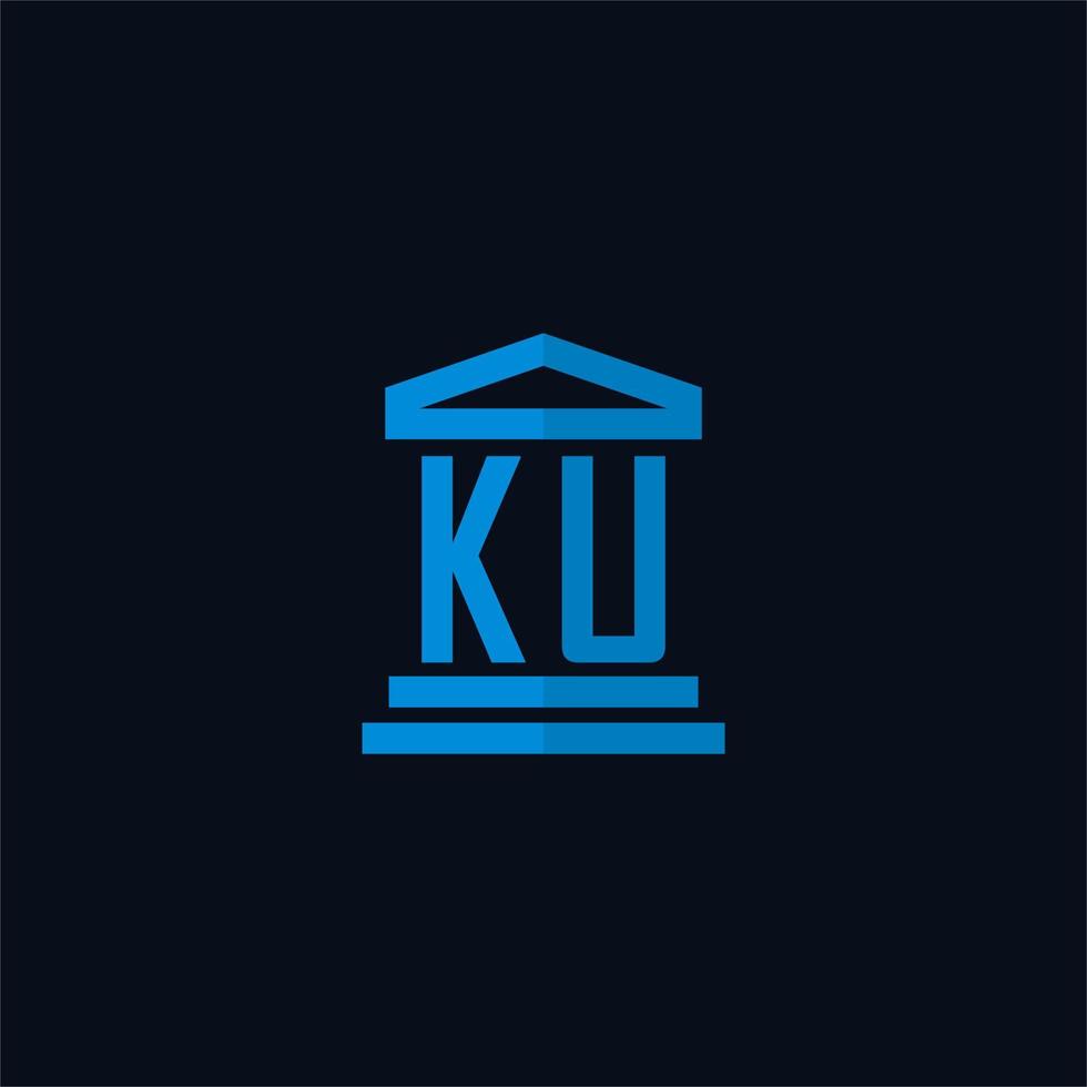 ku monograma de logotipo inicial com vetor de design de ícone de construção de tribunal simples