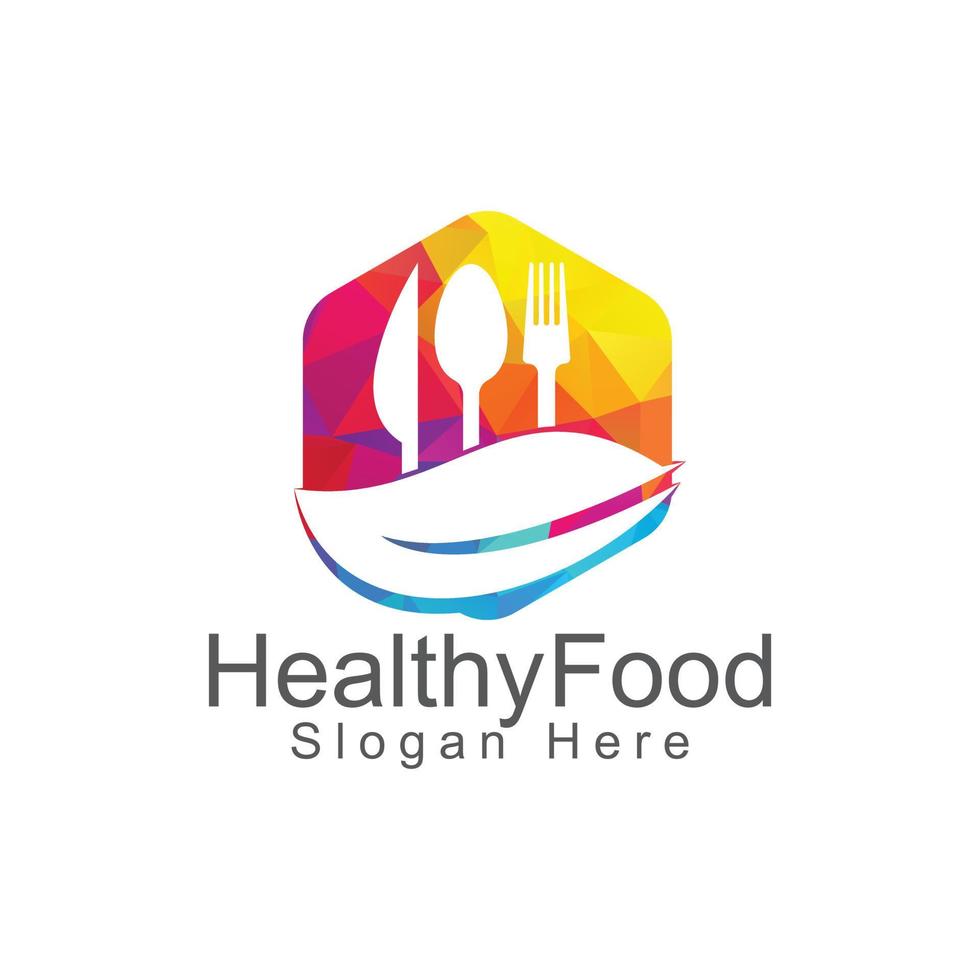 modelo de logotipo de comida saudável. logotipo de alimentos orgânicos com símbolo de colher, garfo, faca e folha. vetor