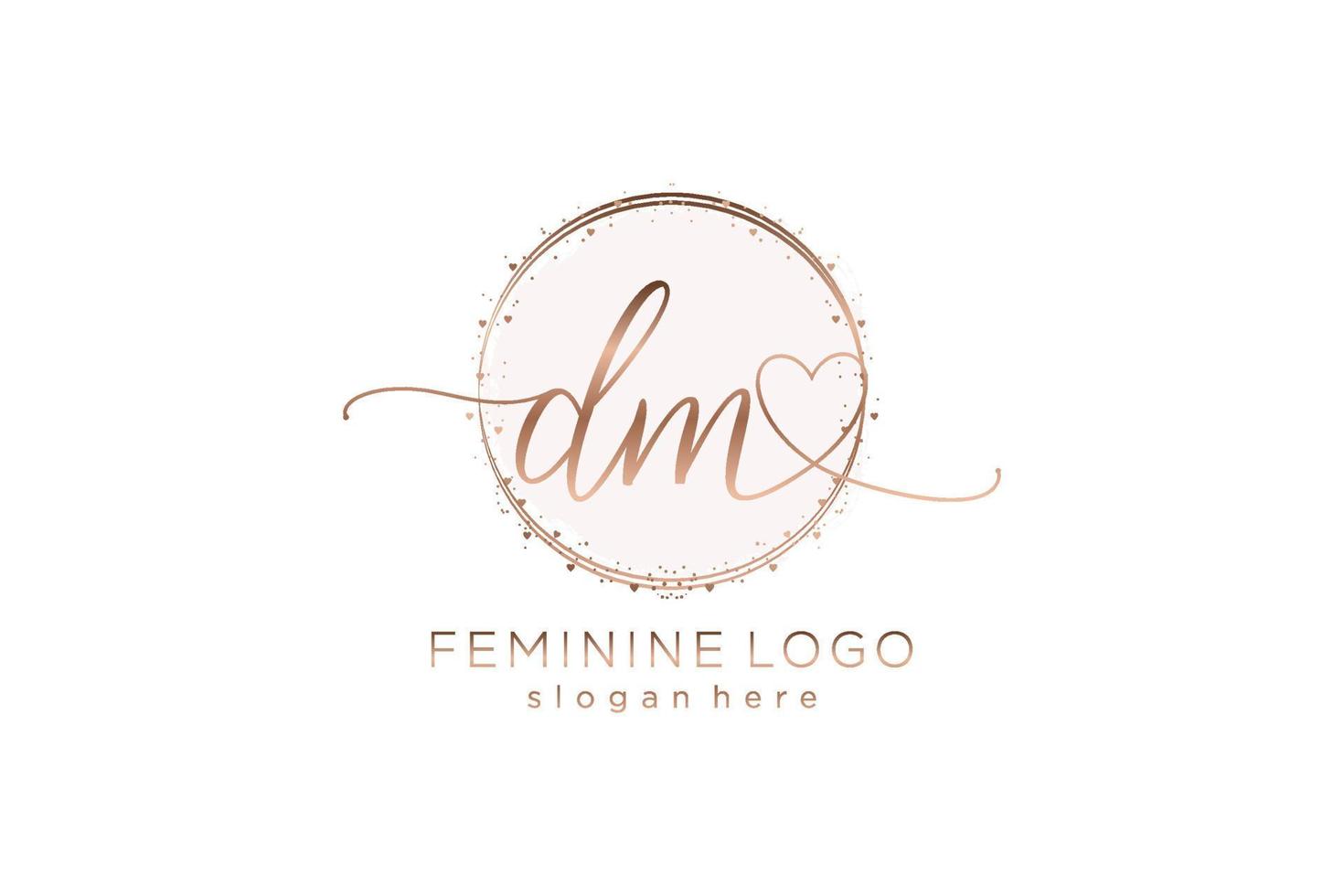 logotipo inicial de caligrafia dm com logotipo de vetor de modelo de círculo de casamento inicial, moda, floral e botânico com modelo criativo.