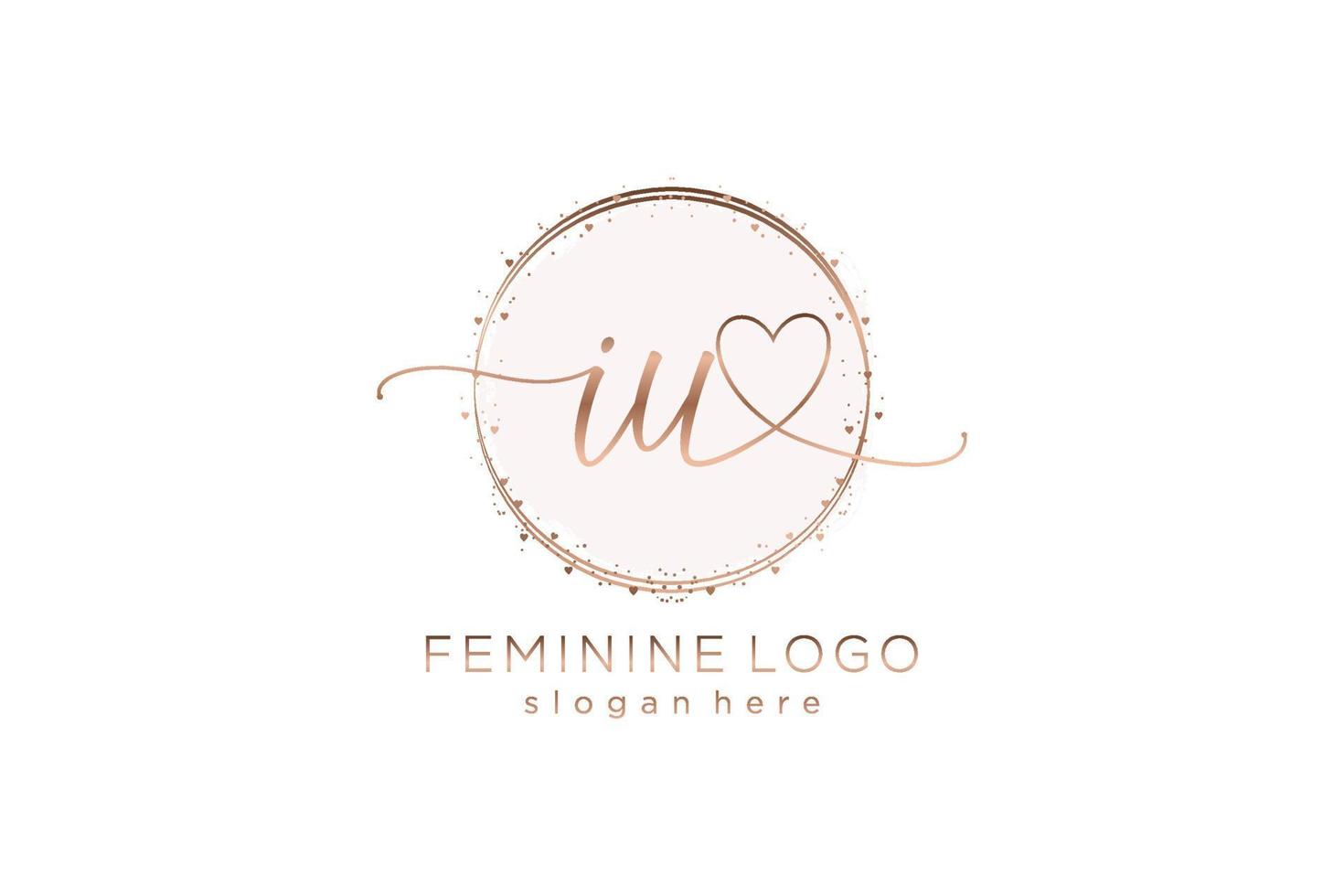 logotipo inicial de caligrafia iu com logotipo de vetor de modelo de círculo de casamento inicial, moda, floral e botânico com modelo criativo.