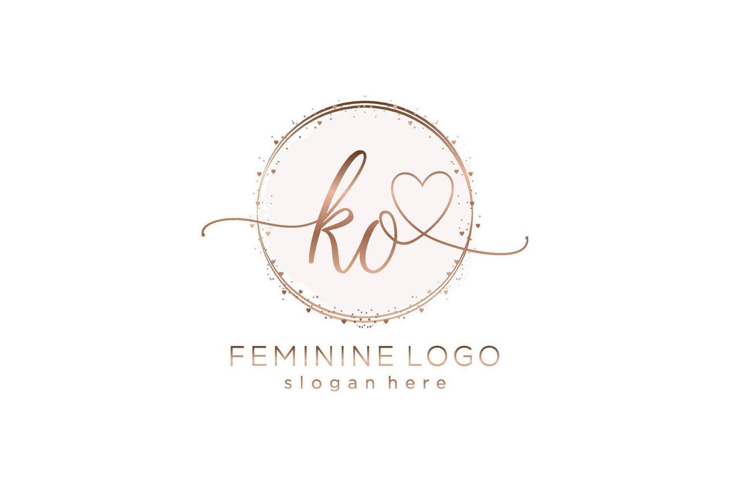 logotipo de caligrafia ko inicial com logotipo de vetor de modelo de círculo de casamento inicial, moda, floral e botânico com modelo criativo.