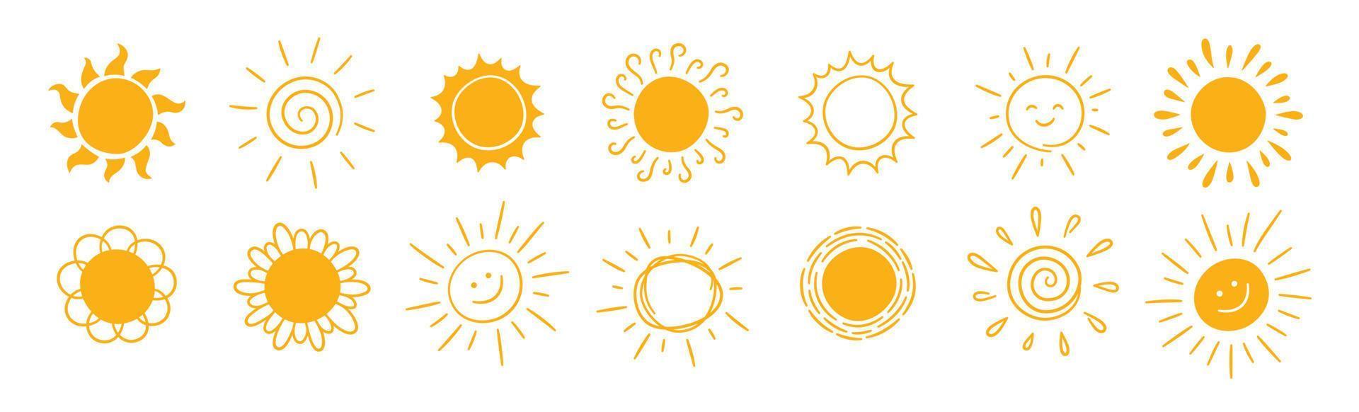 doodle conjunto de ícones de sol diferente. rabiscar sol amarelo com símbolos de raios. doodle coleção de desenhos de crianças. explosão desenhada à mão. sinal de tempo quente. ilustração vetorial isolada no fundo branco vetor