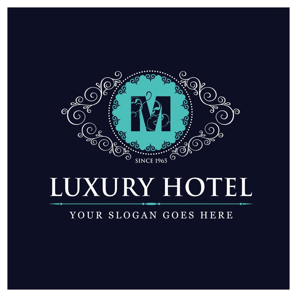 design de hotel de luxo com logotipo e vetor de tipografia