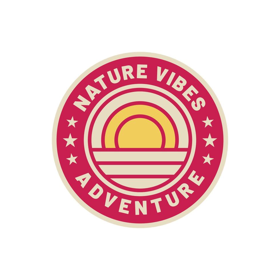 ilustração em vetor de distintivo de logotipo de natureza de montanha de aventura vintage, ótimo para adesivos e camisetas de distintivo de design