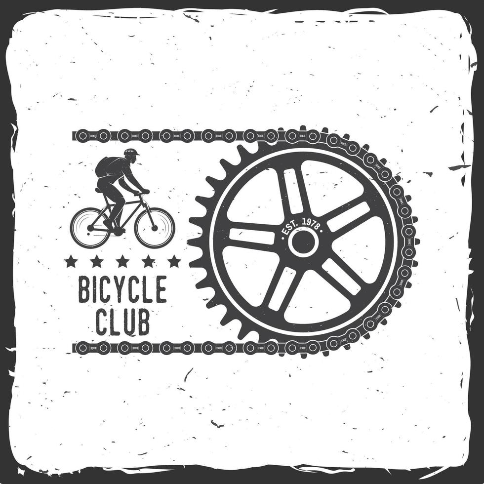 design de tipografia vintage com equipamento de ciclismo e silhueta de corrente. esporte radical vetor