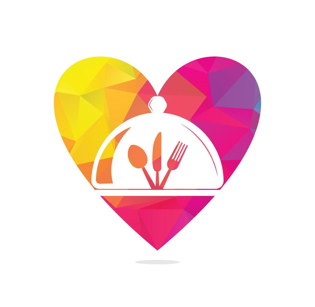 logotipo de comida logotipo de conceito de forma de coração. logotipo de comida com colher, faca e garfo. vetor de modelo de logotipo de conceito de forma de coração de comida saudável.