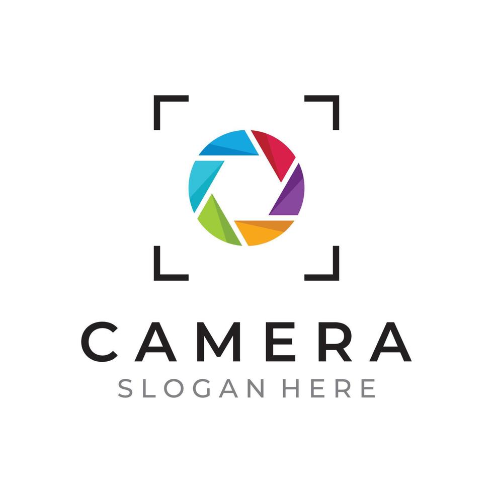 logotipo da câmera fotográfica, obturador da câmera da lente, digital, linha, profissional, elegante e moderno. logotipo pode ser usado para estúdio, fotografia e empresas. usando modelos de edição de ilustração vetorial. vetor