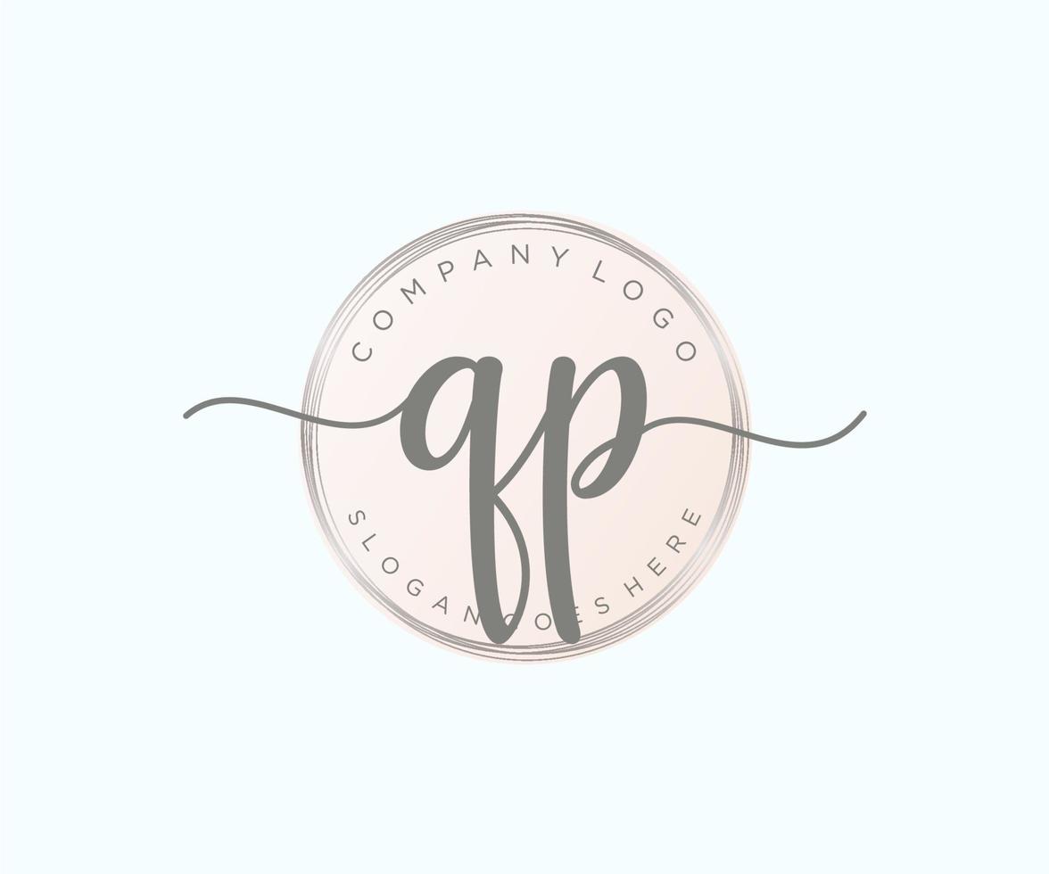logotipo feminino qp inicial. utilizável para logotipos de natureza, salão, spa, cosméticos e beleza. elemento de modelo de design de logotipo de vetor plana.