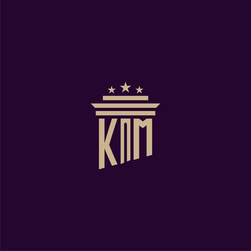 design de logotipo de monograma inicial km para advogados de escritório de advocacia com imagem vetorial de pilar vetor