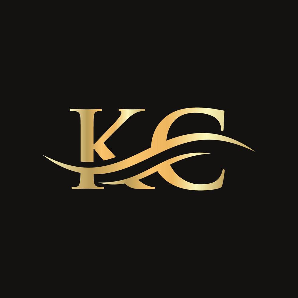 design de logotipo kc. design de logotipo de carta premium kc com conceito de onda de água vetor