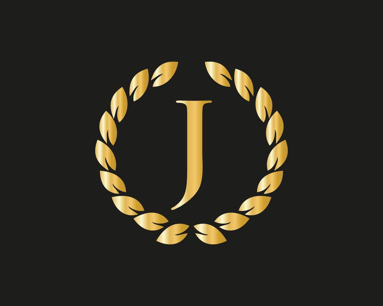 modelo de logotipo de luxo letra j em vetor para restaurante, realeza, boutique, café, hotel, heráldico, joias e identidade de moda