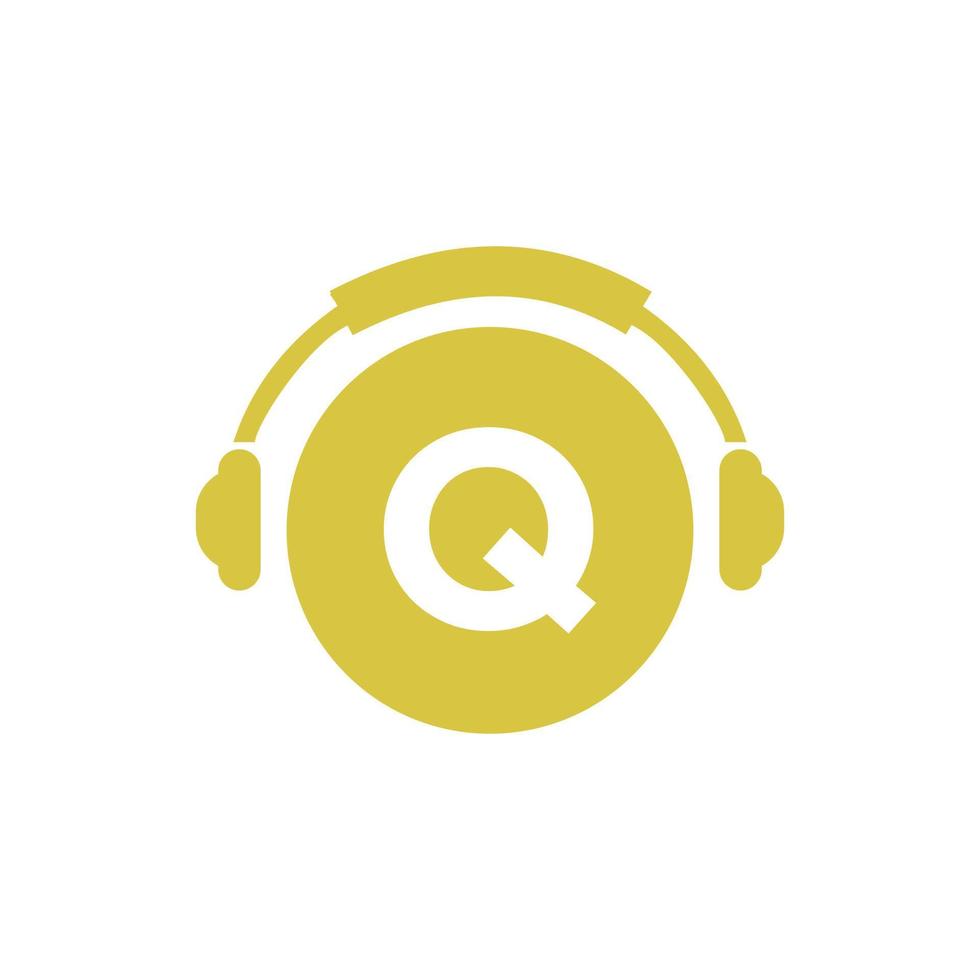 design de logotipo de música letra q. música dj e design de logotipo de podcast conceito de fone de ouvido vetor