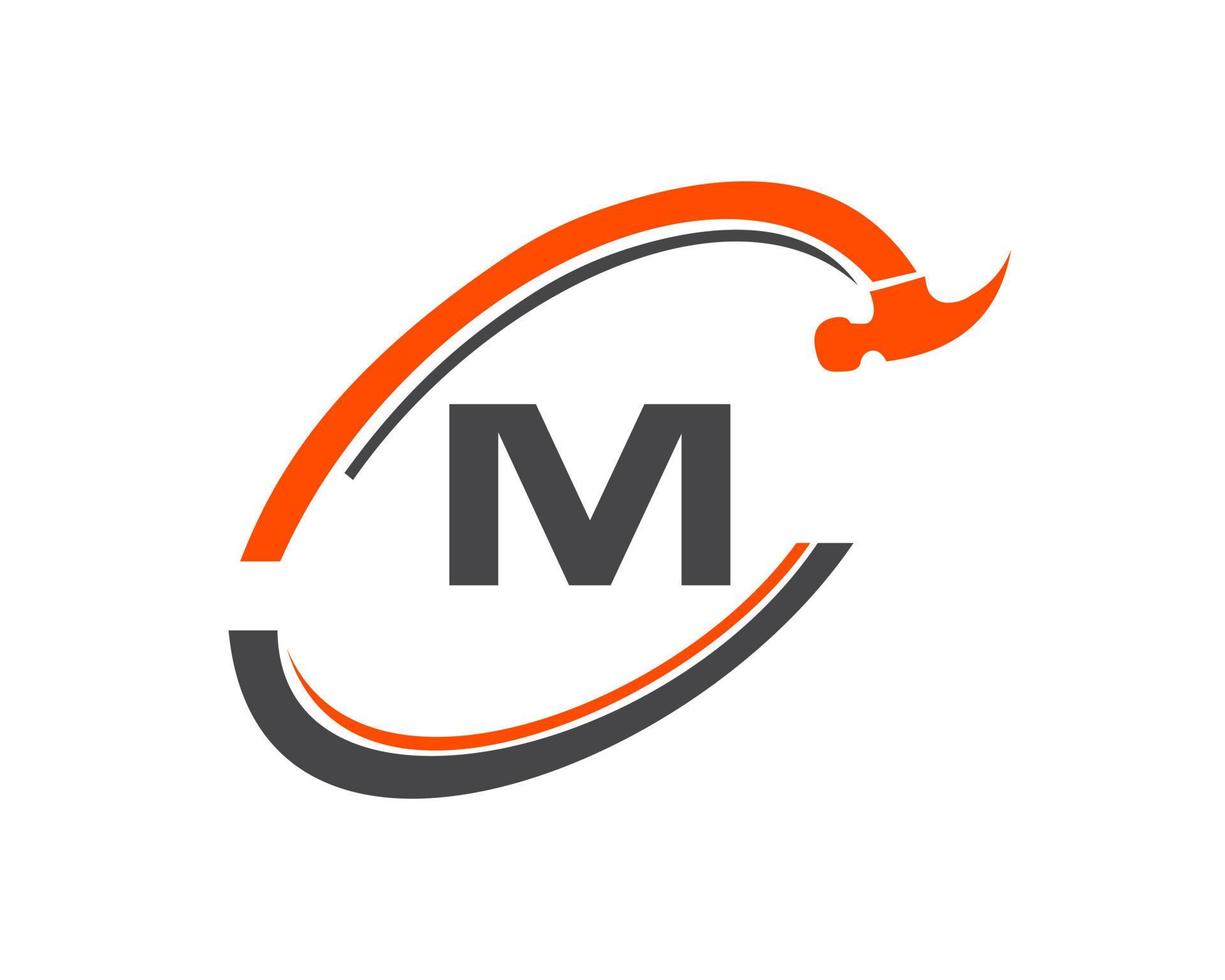 logotipo de reparo da letra m. logotipo de construção de casa vetor