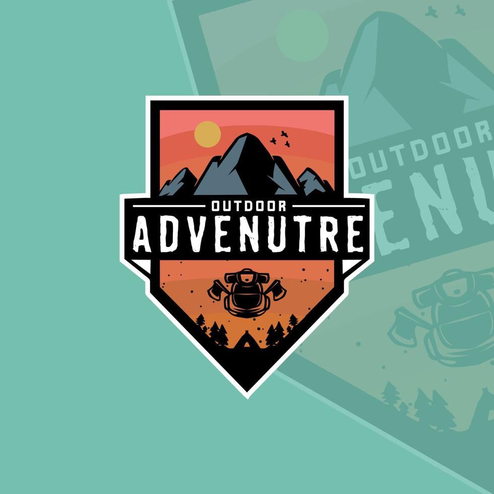 logotipo de aventura ao ar livre vetor