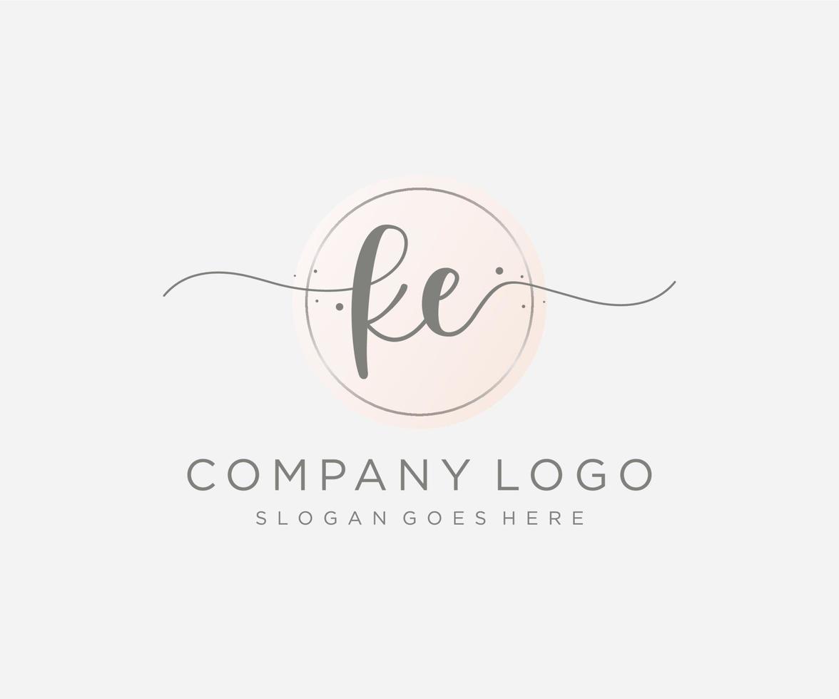 logotipo feminino ke inicial. utilizável para logotipos de natureza, salão, spa, cosméticos e beleza. elemento de modelo de design de logotipo de vetor plana.