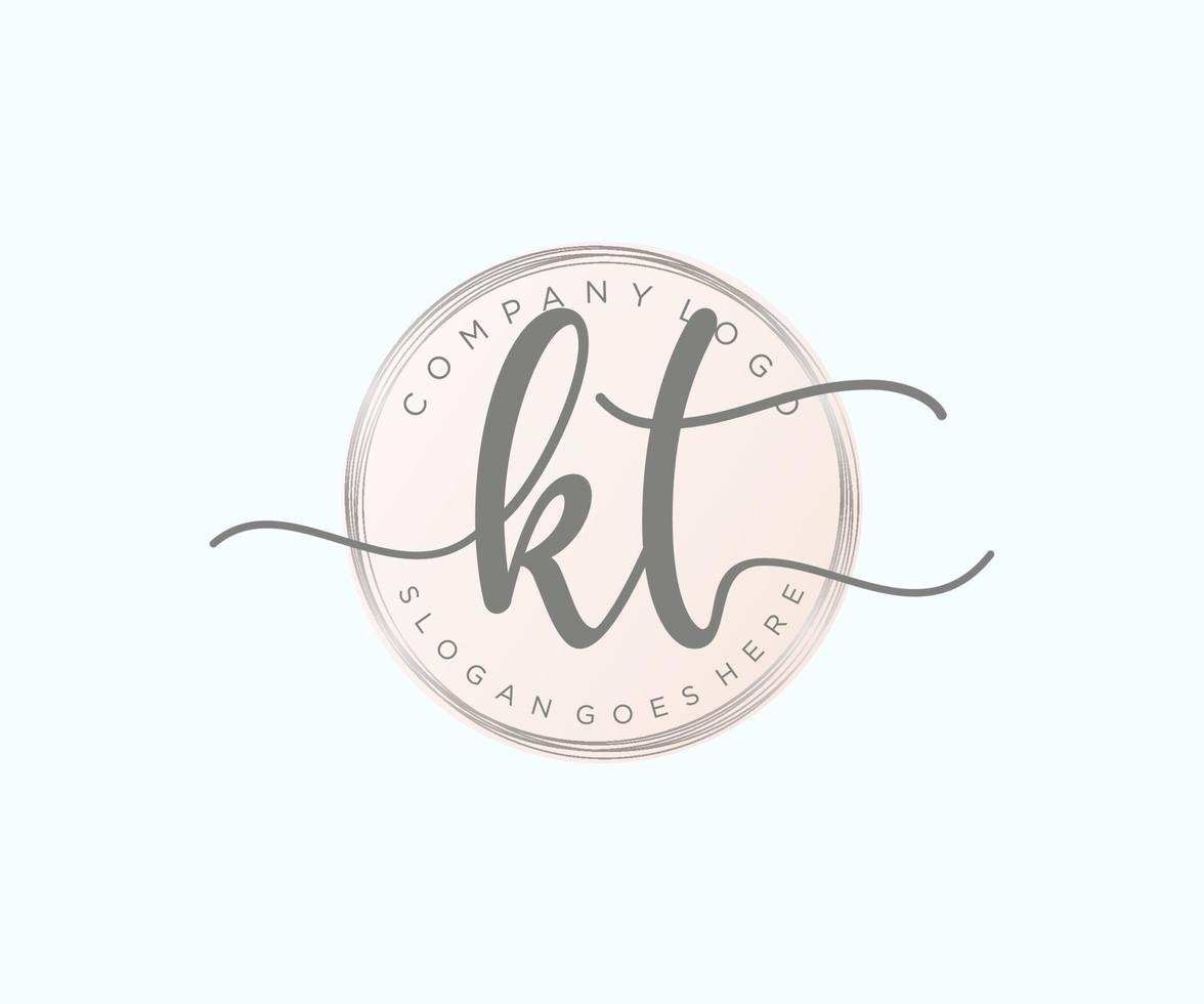 logotipo feminino kt inicial. utilizável para logotipos de natureza, salão, spa, cosméticos e beleza. elemento de modelo de design de logotipo de vetor plana.