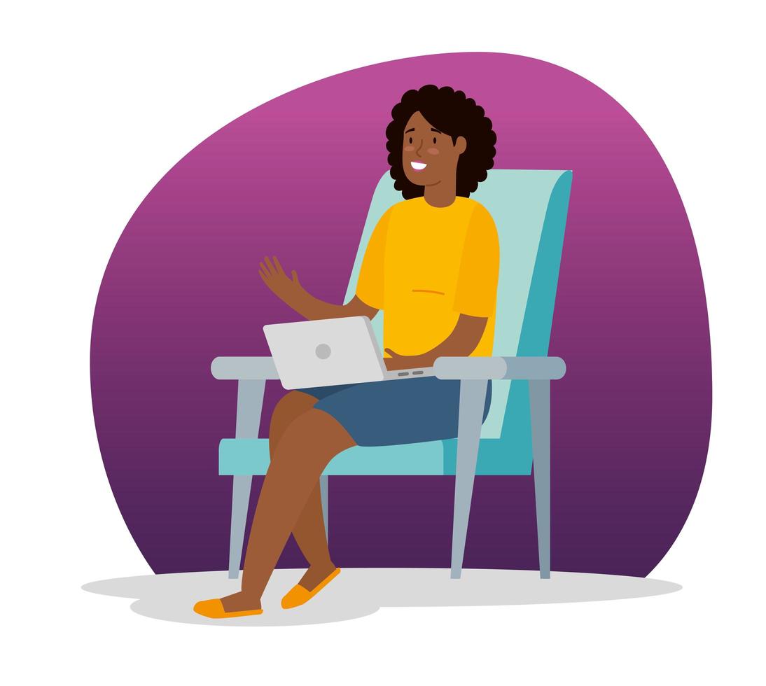 mulher afro trabalhando em casa com laptop sentado na cadeira vetor