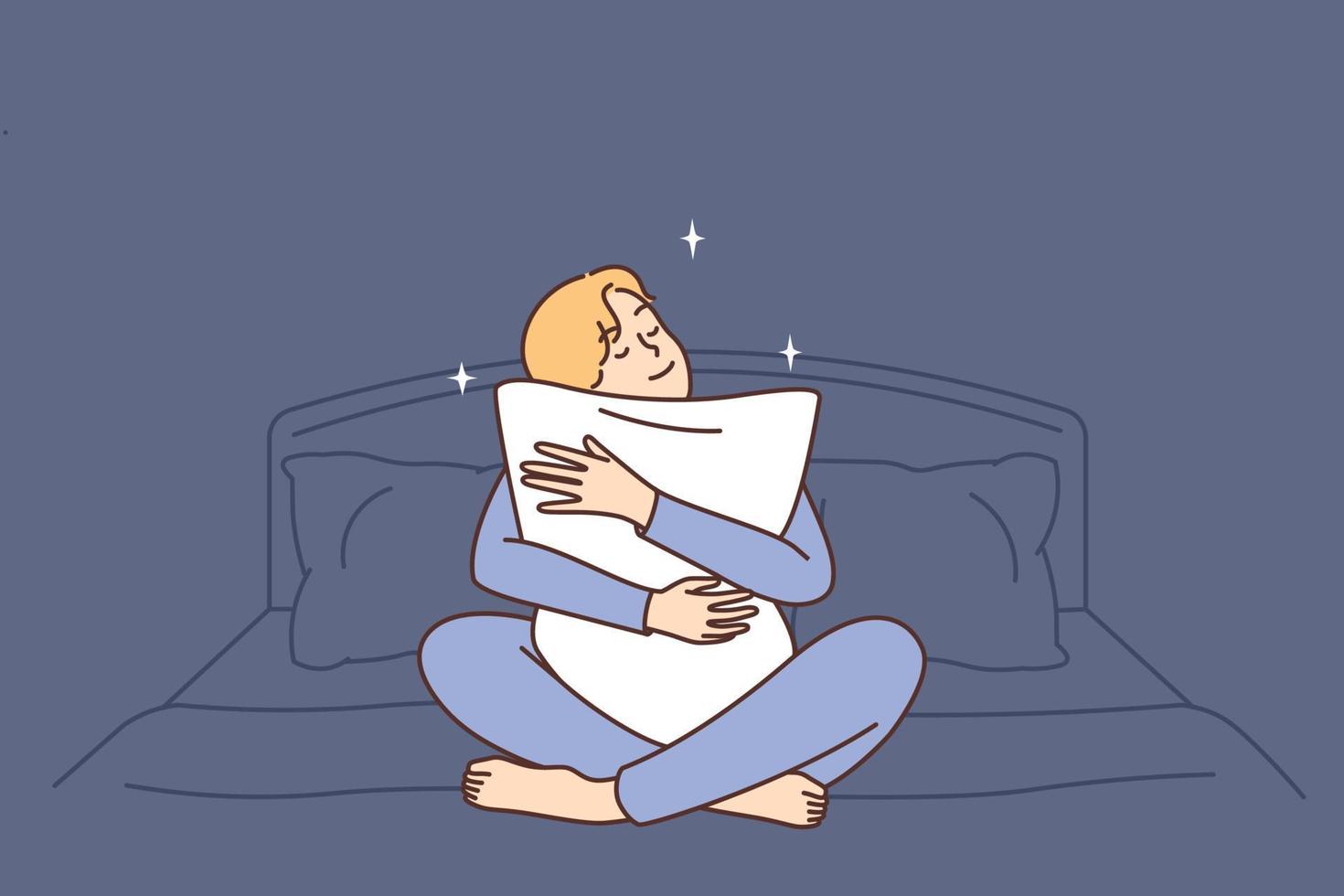 feliz homem sentar dentro cama abraçando travesseiro. sorridente cara pronto para hora de dormir dentro acolhedor quarto às lar. fadiga e relaxamento. vetor ilustração.