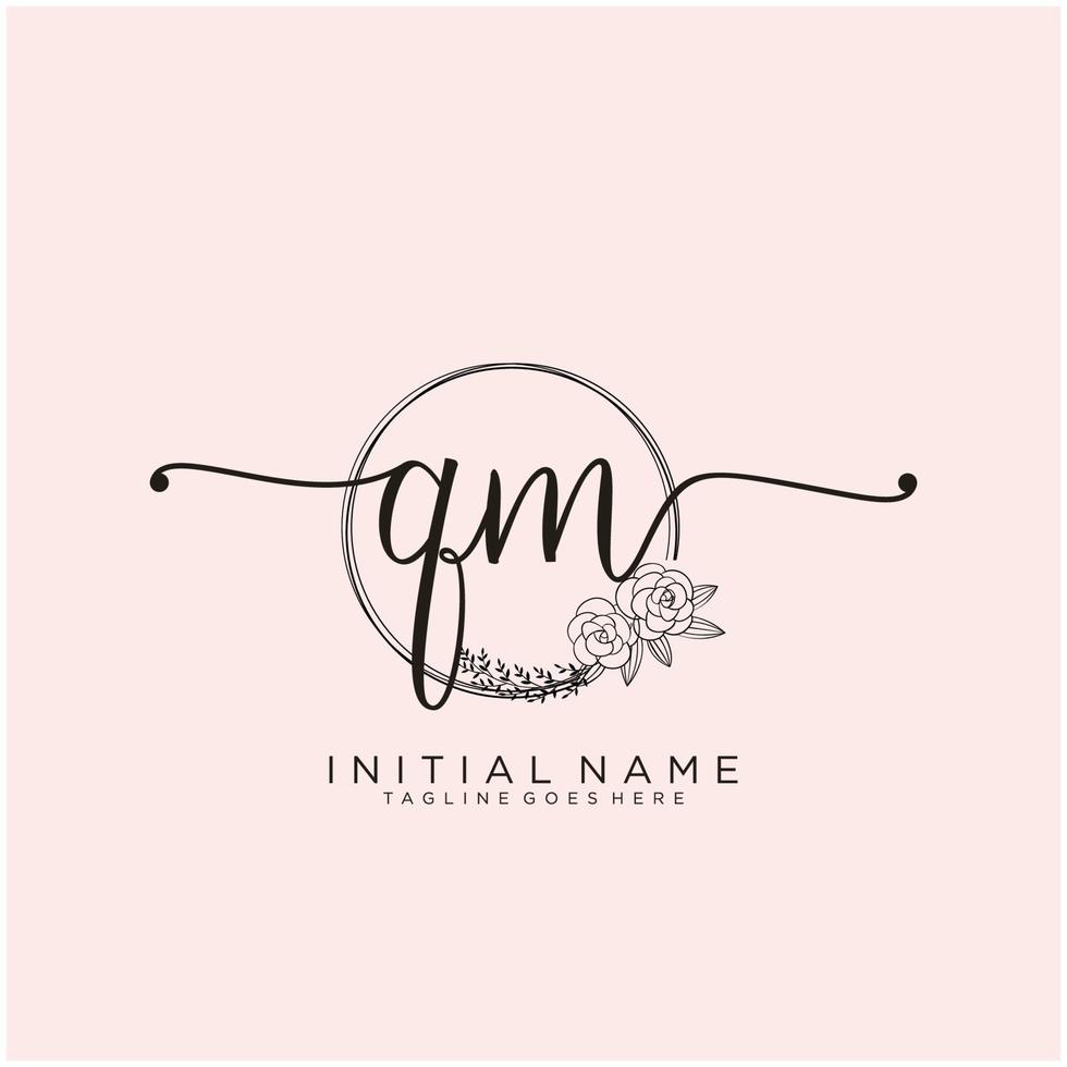 inicial qm feminino logotipo coleções modelo. caligrafia logotipo do inicial assinatura, casamento, moda, joalheria, butique, floral e botânico com criativo modelo para qualquer companhia ou negócios. vetor