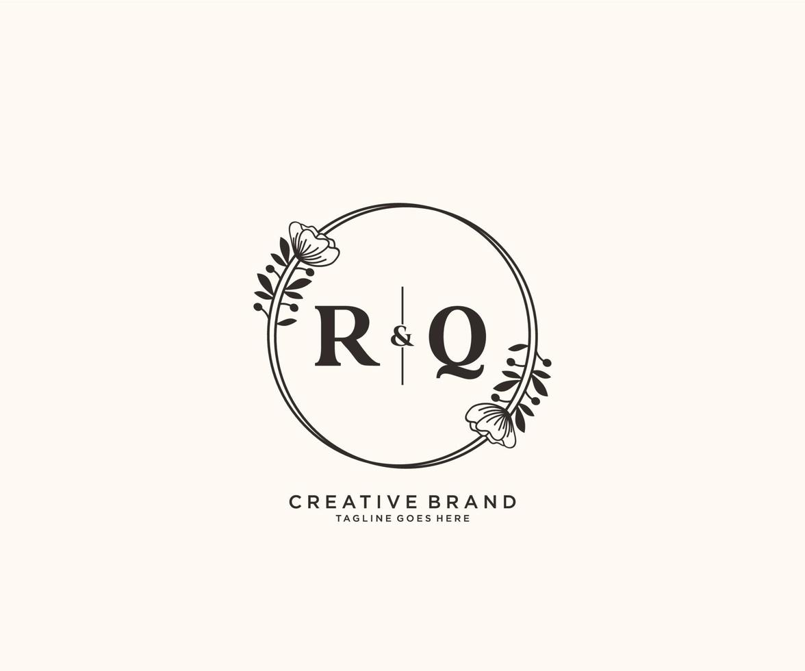 inicial rq cartas mão desenhado feminino e floral botânico logotipo adequado para spa salão pele cabelo beleza boutique e Cosmético empresa. vetor