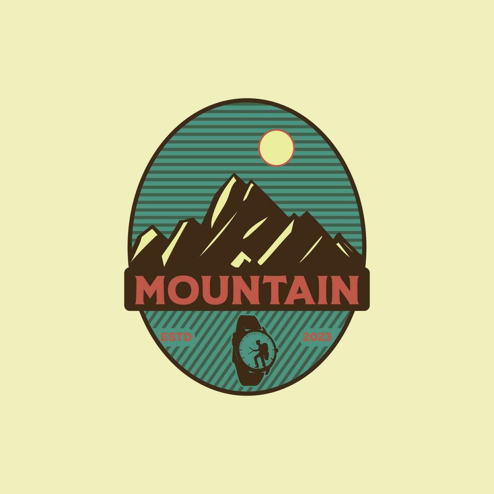 montanha aventura crachá logotipo ilustração vetor