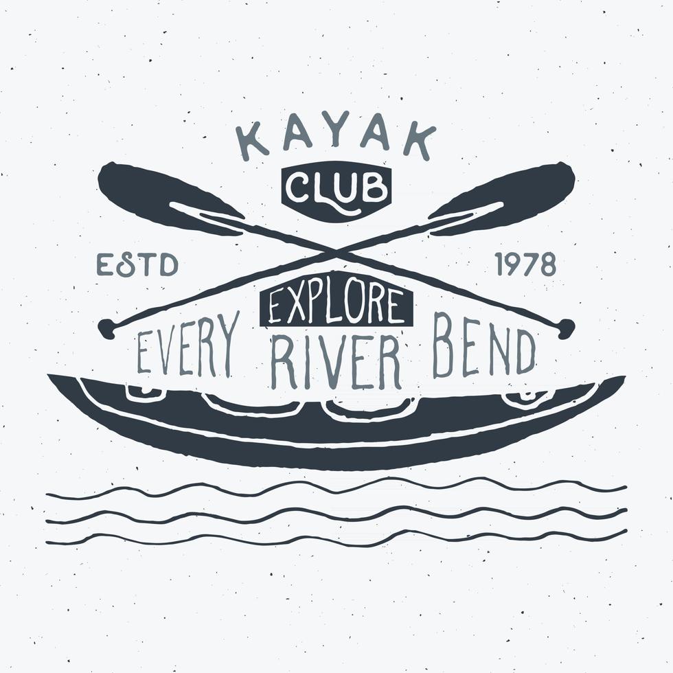 rótulo vintage kayak club, esboço desenhado à mão, distintivo retro texturizado grunge, impressão de t-shirt de design tipográfico, ilustração vetorial vetor