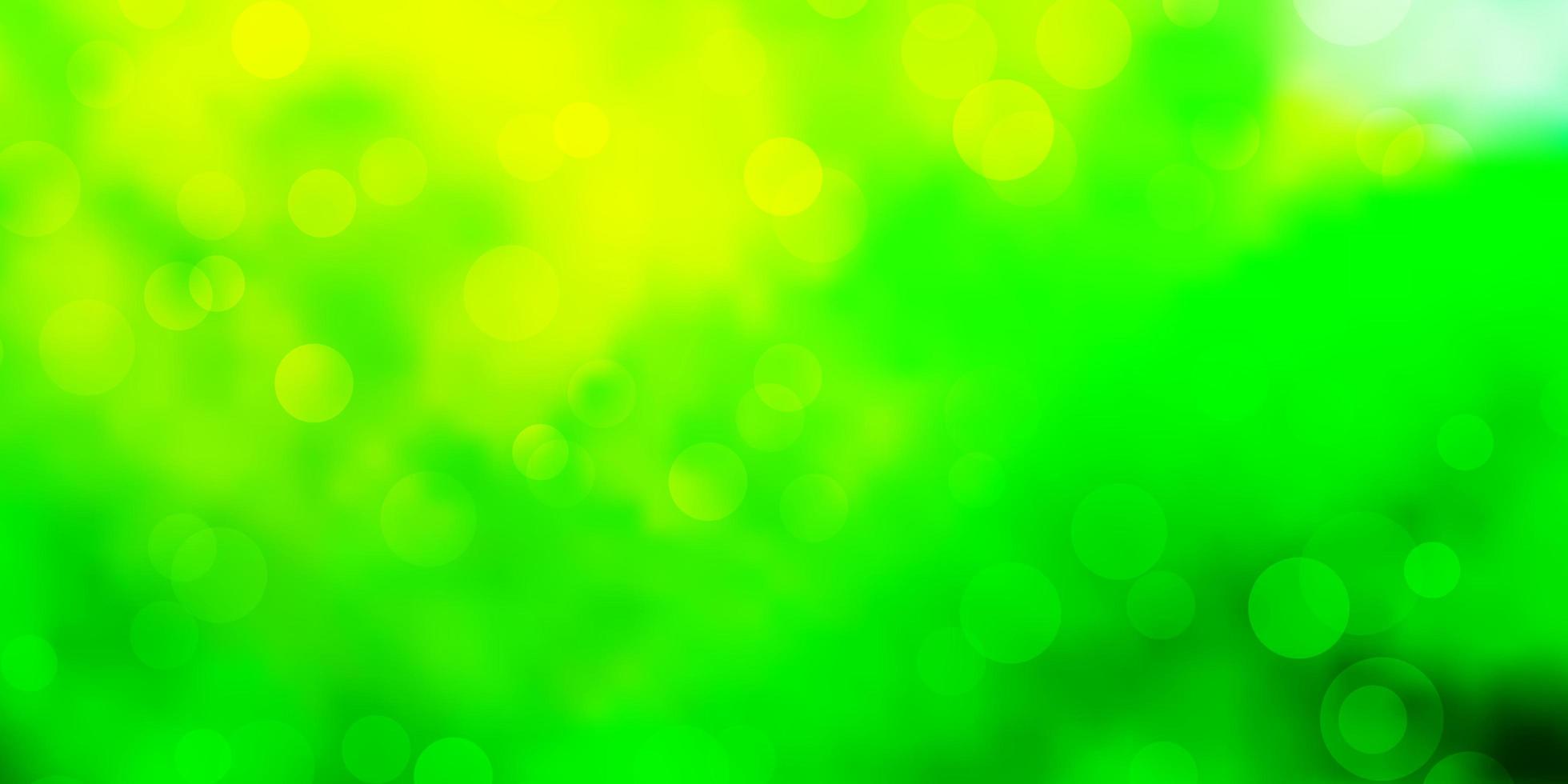 textura de vetor verde e amarelo claro com círculos. glitter ilustração abstrata com gotas coloridas. design para cartazes, banners.