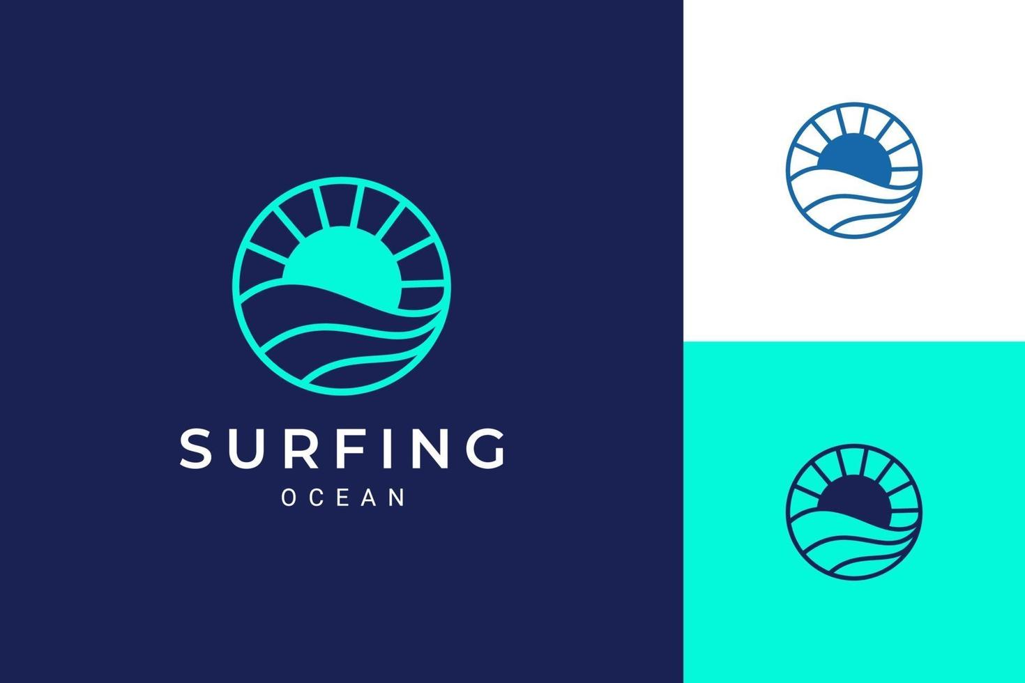 logotipo do tema oceano ou água com ondas e sol em círculo vetor