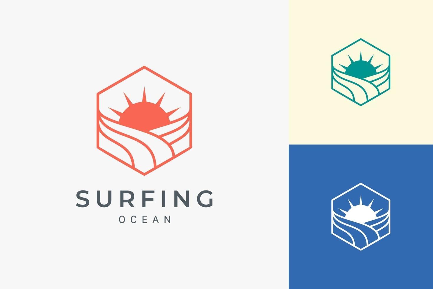 logotipo de hexágono de oceano ou praia com sol simples e formato de onda vetor