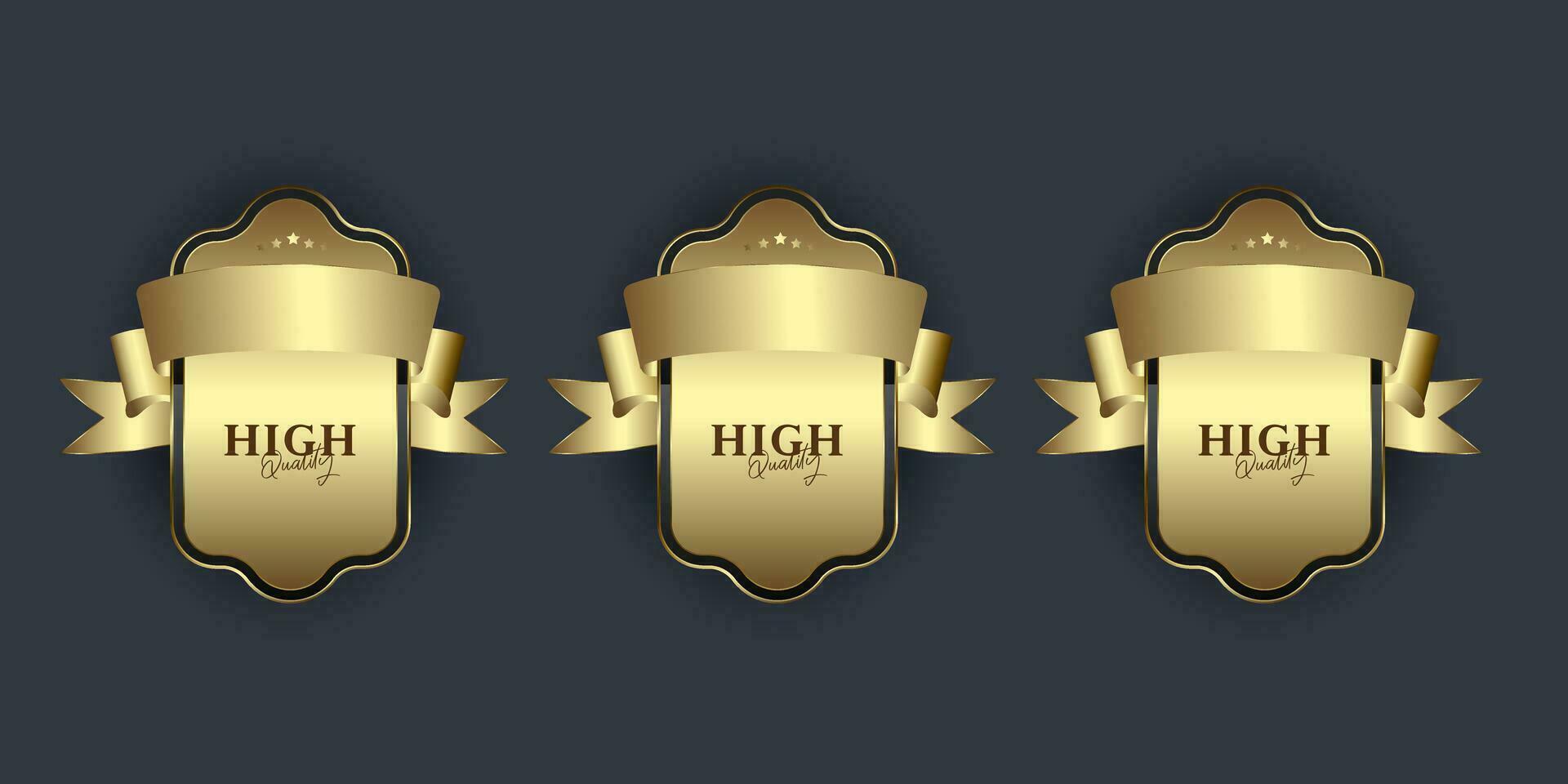 três elegante pérola ouro rótulo, lustroso etiquetas com dourado quadro, Armação sobre bege fundo, Prêmio e dourado rótulo botão isolado em Preto fundo vetor