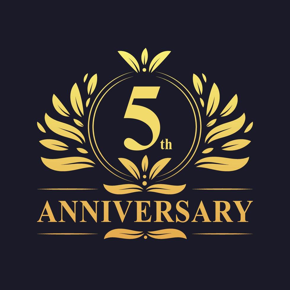 Design do 5º aniversário, luxuoso logotipo de aniversário de 5 anos em cor dourada. vetor
