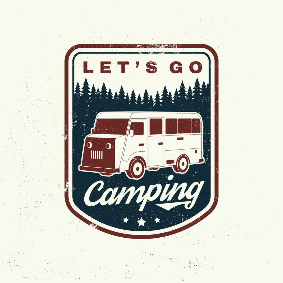 vamos ir acampamento. verão acampamento. vetor ilustração conceito para camisa ou logotipo, imprimir, carimbo ou tee. vintage tipografia Projeto com rv motorhome e floresta silhueta.