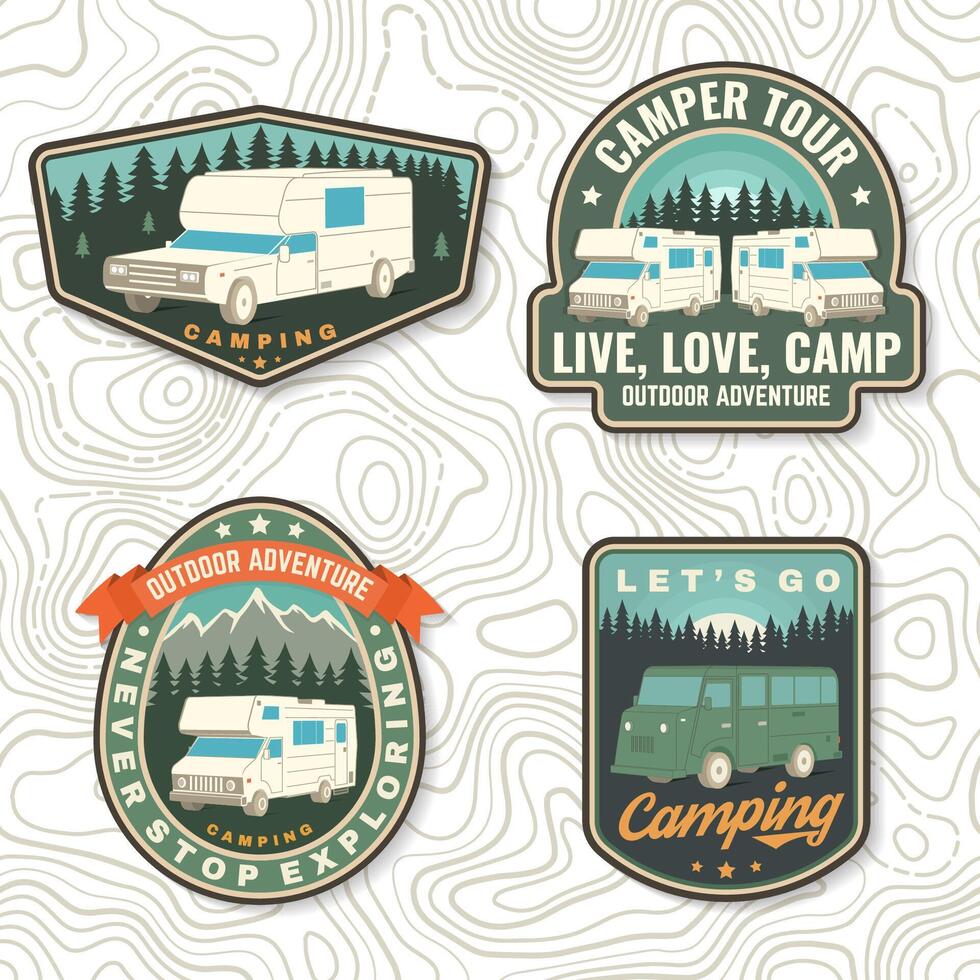 conjunto do rv acampamento Distintivos, patches. vetor. conceito para camisa ou logotipo, imprimir, carimbo ou tee. vintage tipografia Projeto com rv autocaravana, acampamento reboque e fora da estrada carro silhueta. vetor