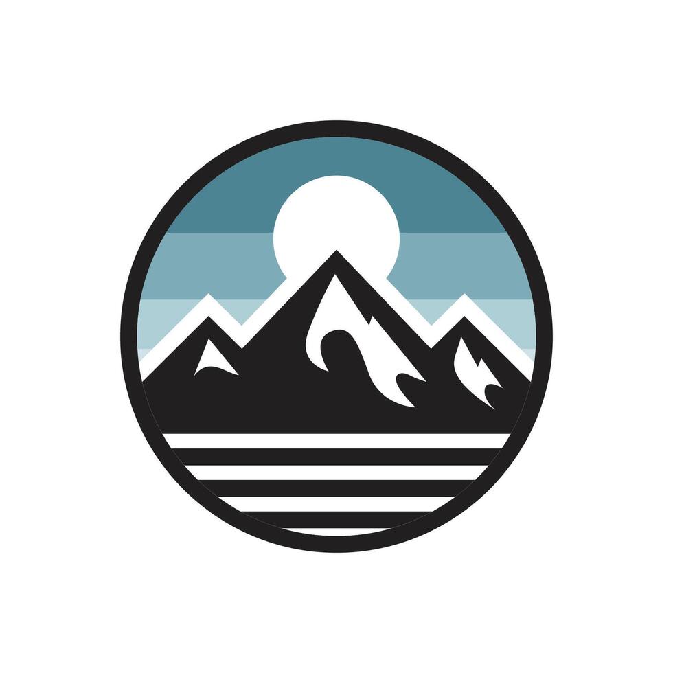 uma logotipo do uma montanha dentro uma círculo, usando plano projeto, sólido cores, e minimalista estilo vetor
