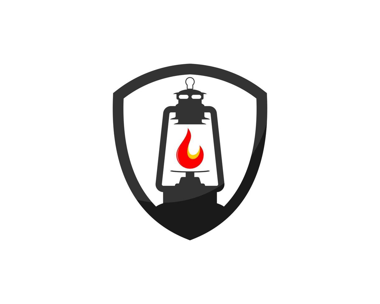 escudo simples com lanterna antiga e fogo dentro vetor