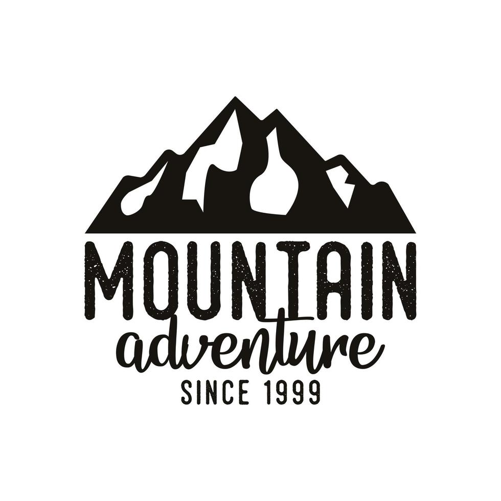 aventura na montanha tipografia vintage retrô montanha camping caminhada slogan ilustração design de t-shirt vetor