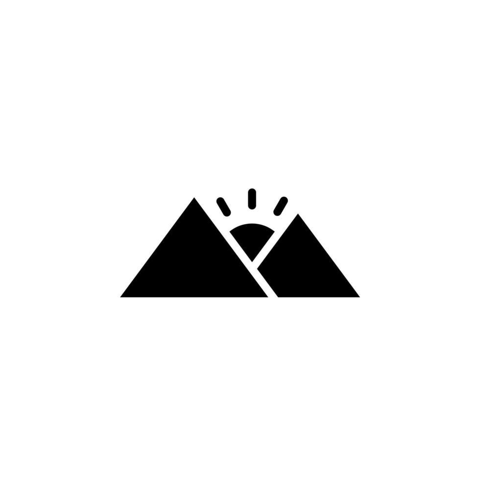 montanha, colina, monte, modelo de logotipo de ilustração de vetor de ícone sólido pico. adequado para muitos propósitos.