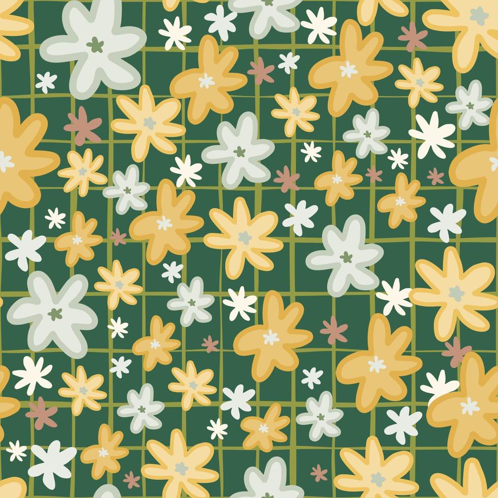 padrão de doodle sem costura aleatório com ornamento de margarida. flores amarelas e azuis sobre fundo verde com cheque. vetor