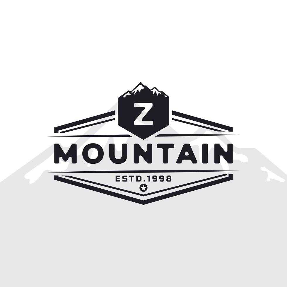 emblema vintage emblema letra z logotipo de tipografia de montanha para expedição de aventura ao ar livre, camisa de silhueta de montanhas, elemento de modelo de design de carimbo de impressão vetor