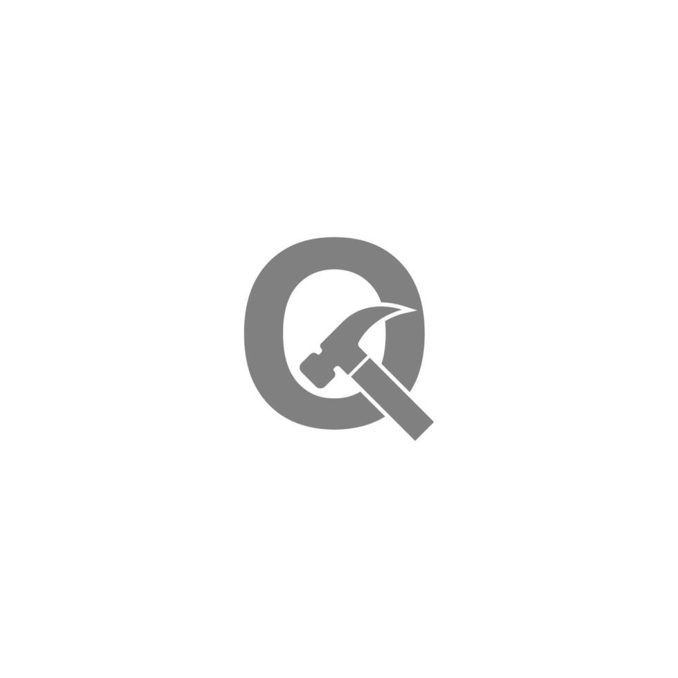 letra q e design de logotipo de ícone de combinação de martelo vetor